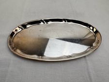 Kleines ovales Versilbertes